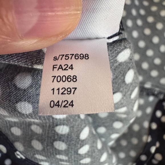 Gorgeous Ann Taylor LOFT satin midi dress in a navy and white dotted print - Picture 7 of 9